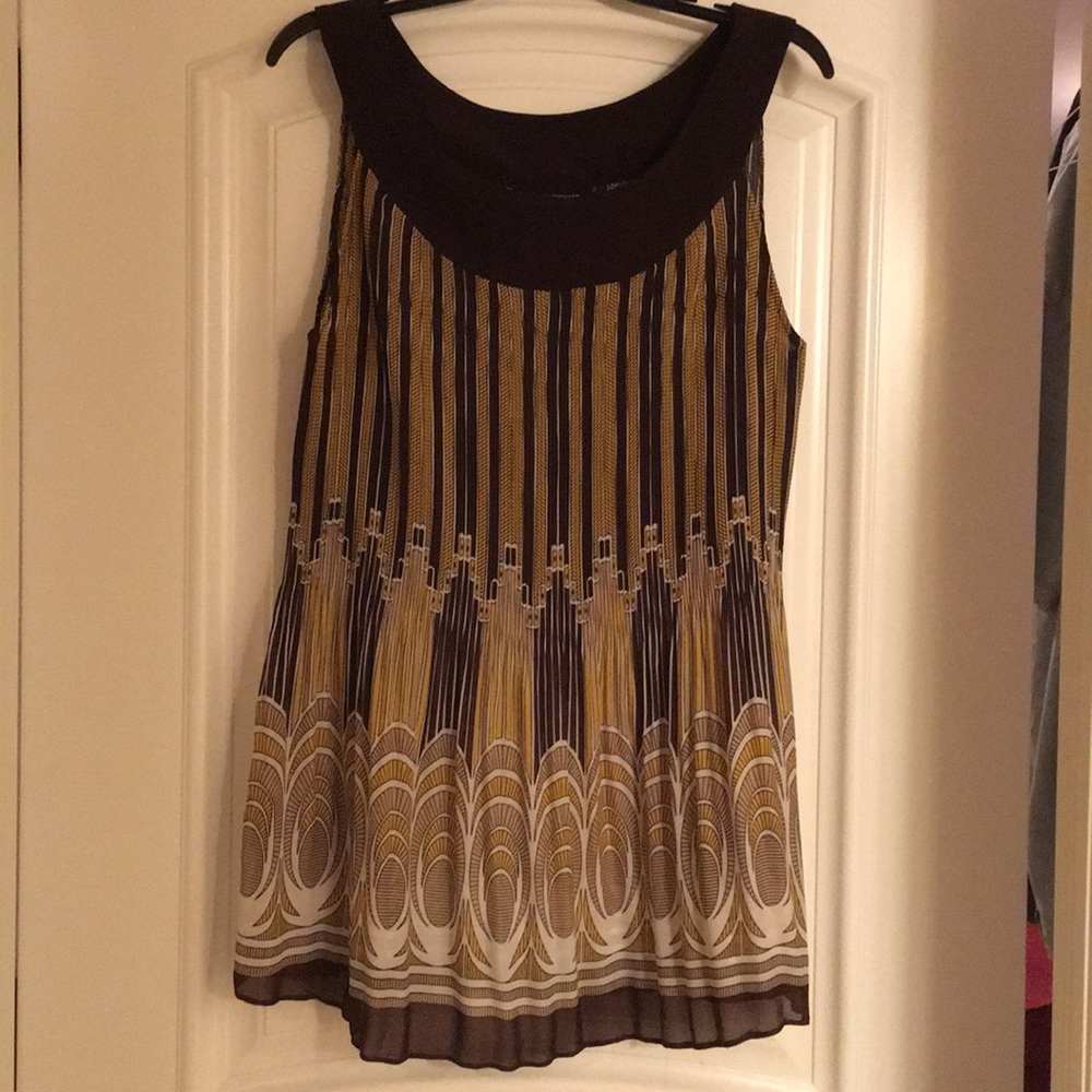 Women’s sleeveless top